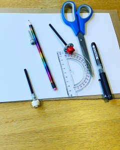 The picture shows the items you need to make the spinner as named in the list above.